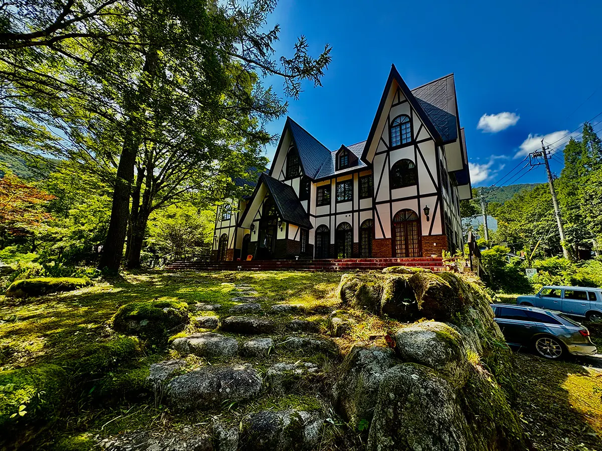 広い庭と四季の楽しみ